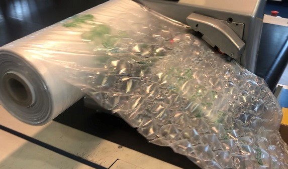 macchina per riempimento cuscinetti d'aria