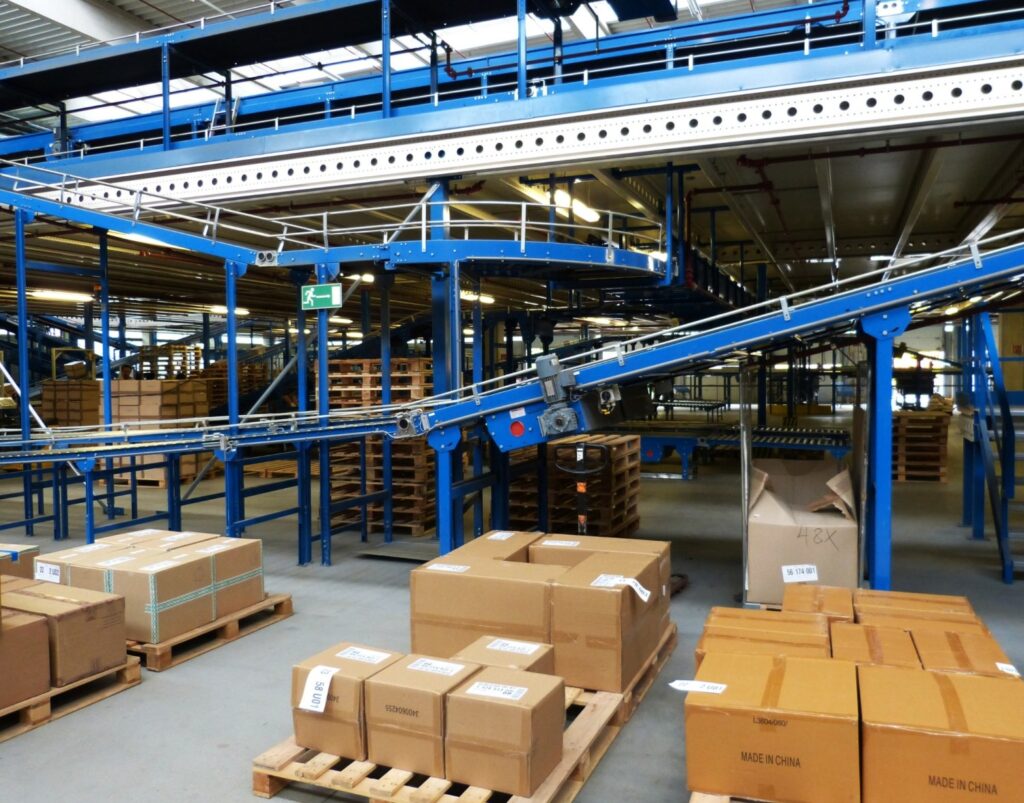processo di imballaggio industriale per spedizioni ingombranti